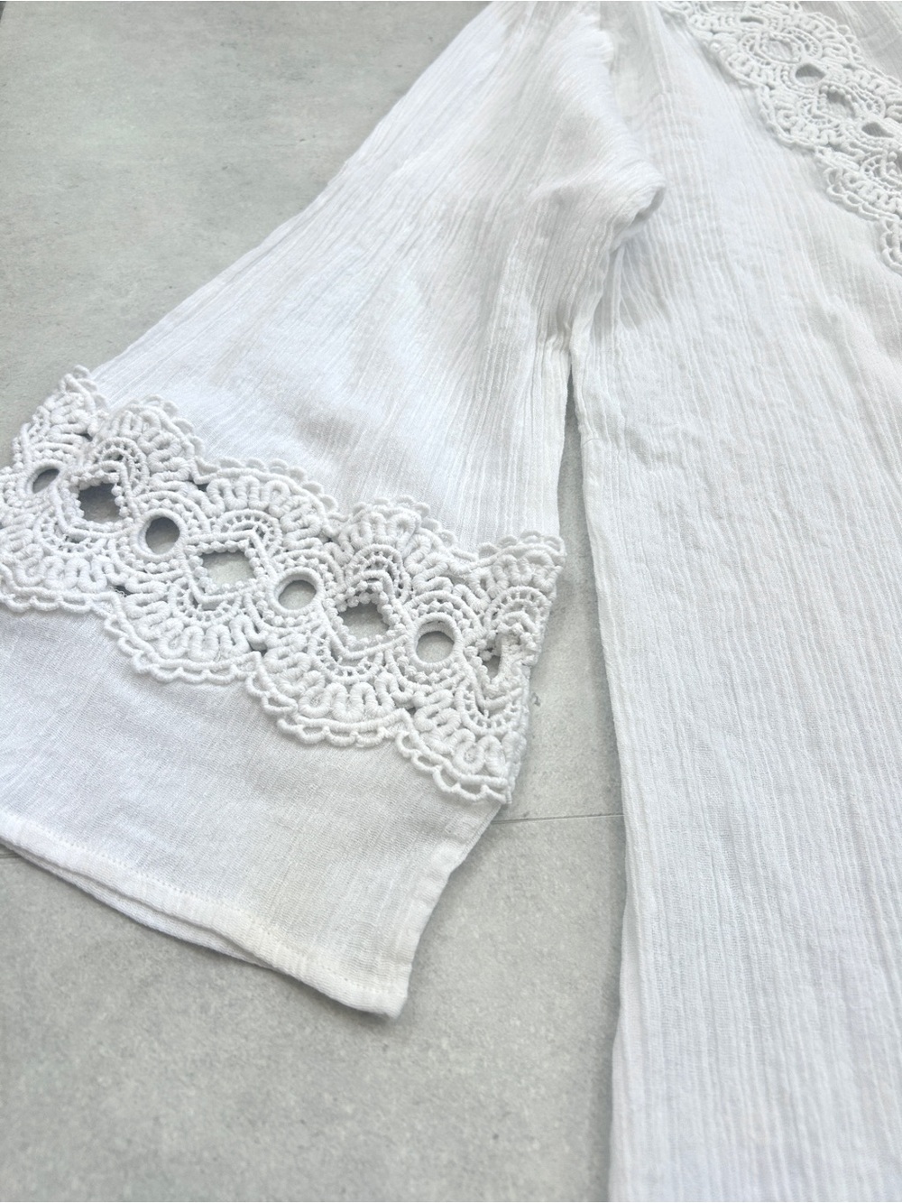 La Blanca White Crochet-Trim Cotton V-Neck Swim Coverup, Size M - Picture 7 of 12